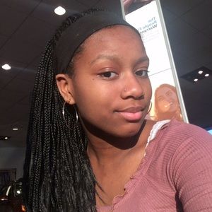 Meet your Posher, Niya